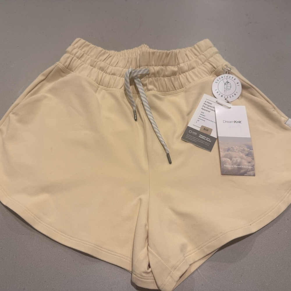 NWT Vuori Halo Performance Women's Athletic Shorts